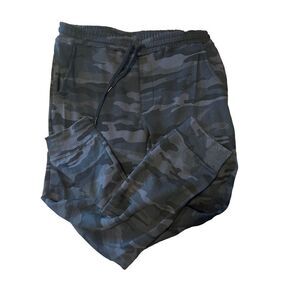 INDEPENDENT Trading Company Women’s Green Camo Sweat Pants Size Large